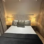 Somerset-West Prime Spot- Solar Powered!