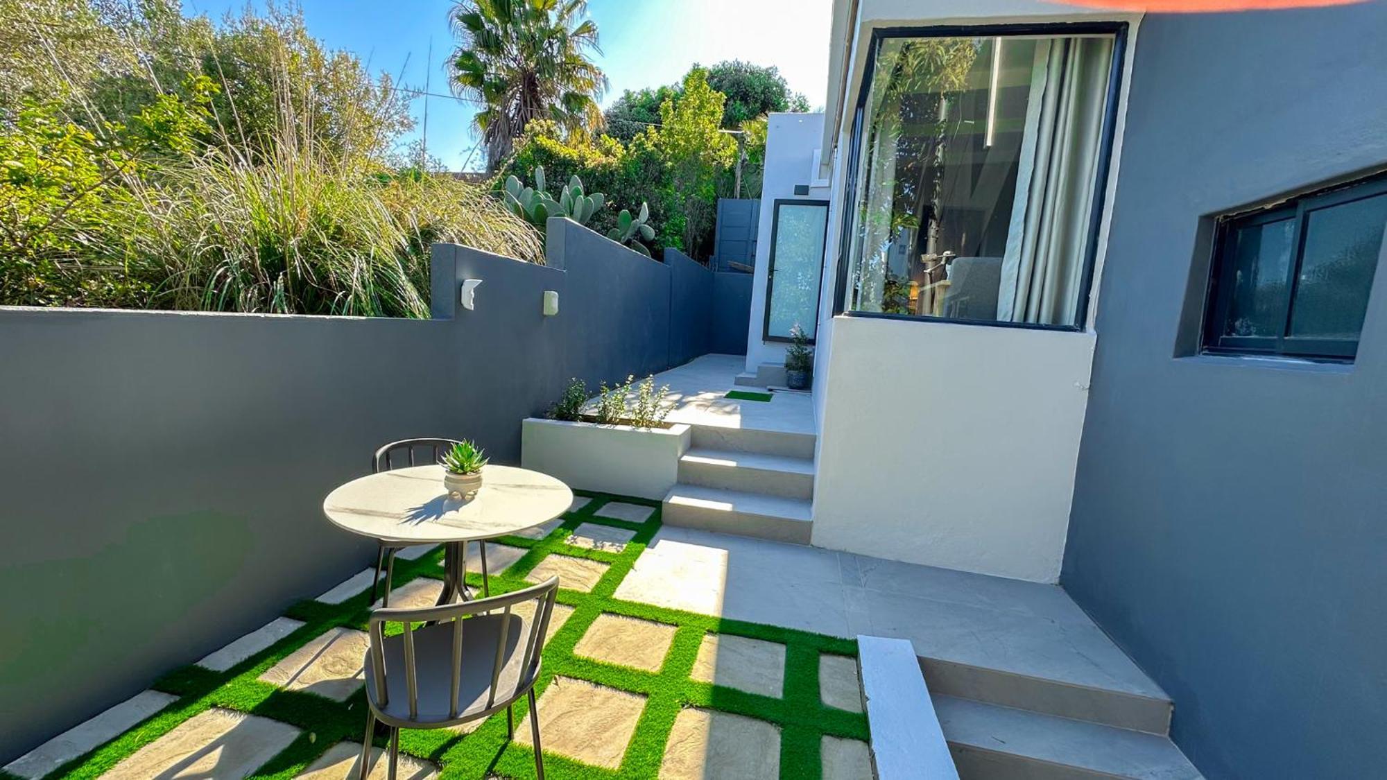 Somerset-west Prime Spot- Solar Powered! Apartment