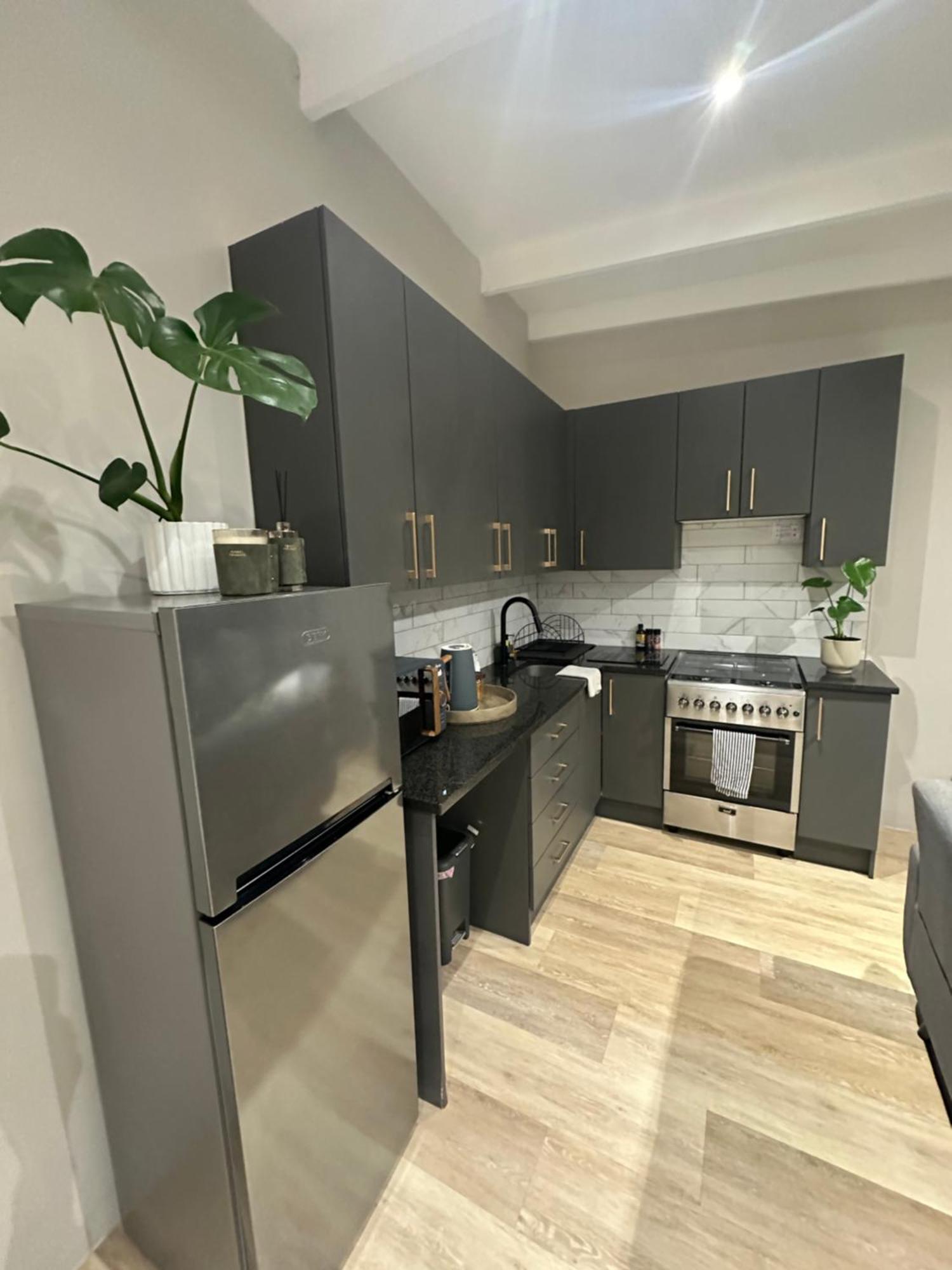 Apartment Somerset-west Prime Spot- Solar Powered! Cape Town