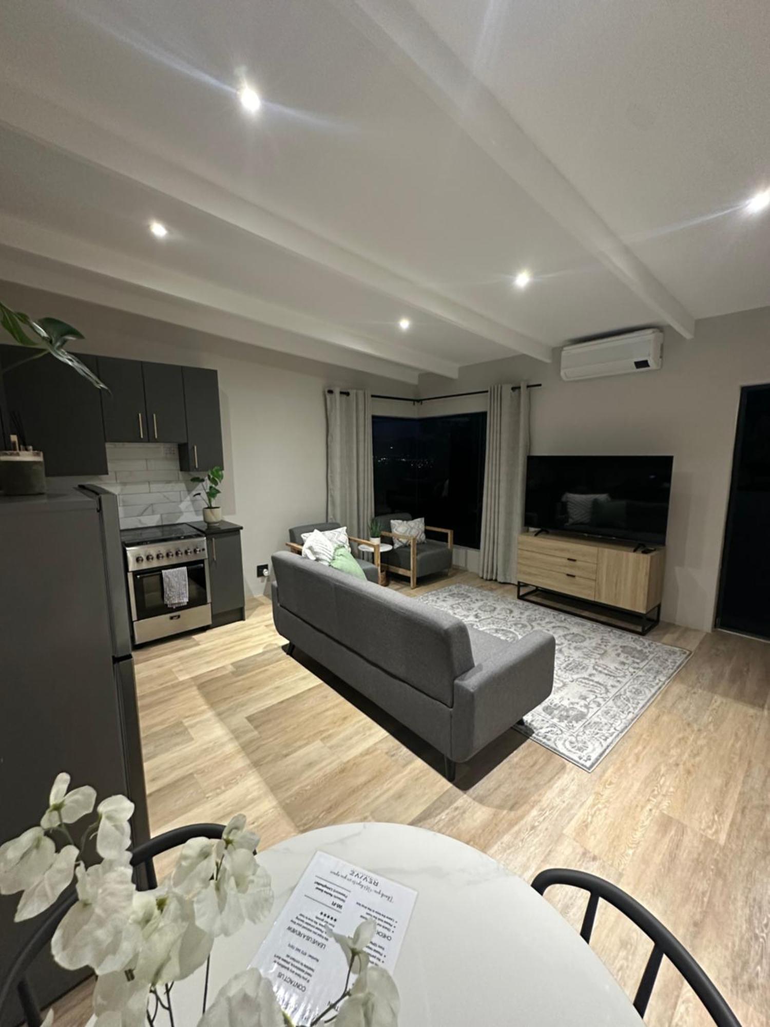 Somerset-west Prime Spot- Solar Powered!